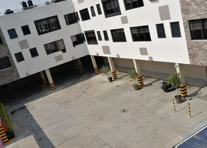 Hotel Moctezuma La *