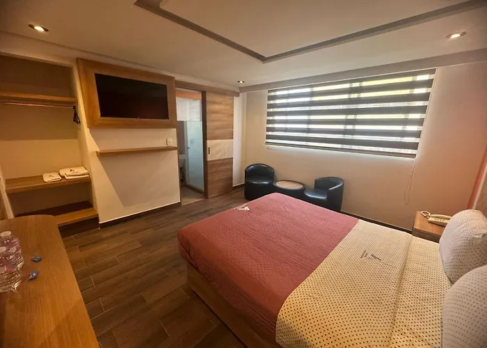 Moctezuma La Hotel *