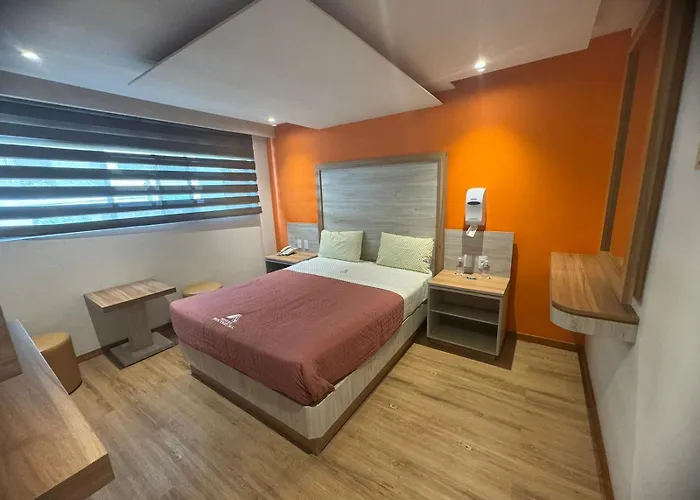 Hotel Moctezuma La *