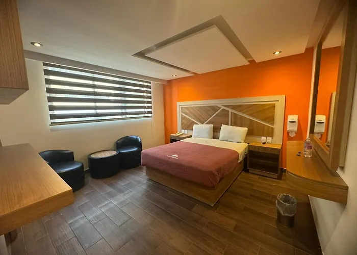 Moctezuma La Hotel *