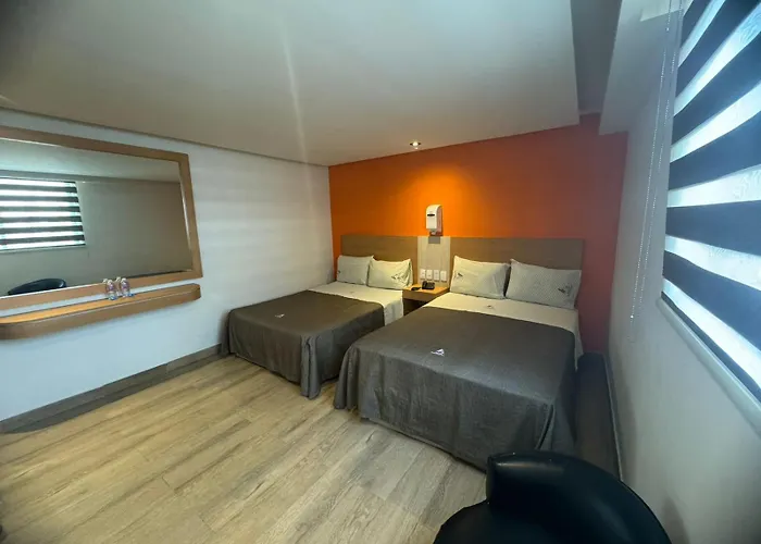 Moctezuma La Hotel *
